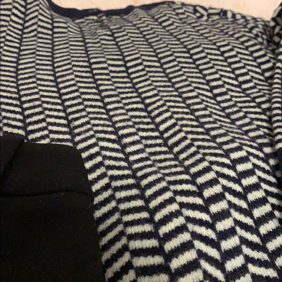 J Crew Italian Cashmere Top - Picture 4 of 7